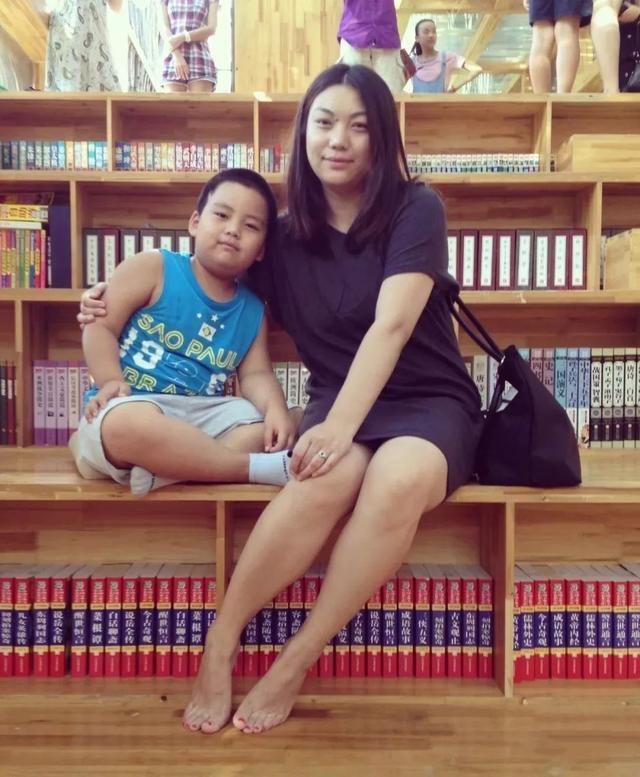 从油腻中年妇女到健身比基尼选手，这位小姐姐1年的逆袭太惊艳!