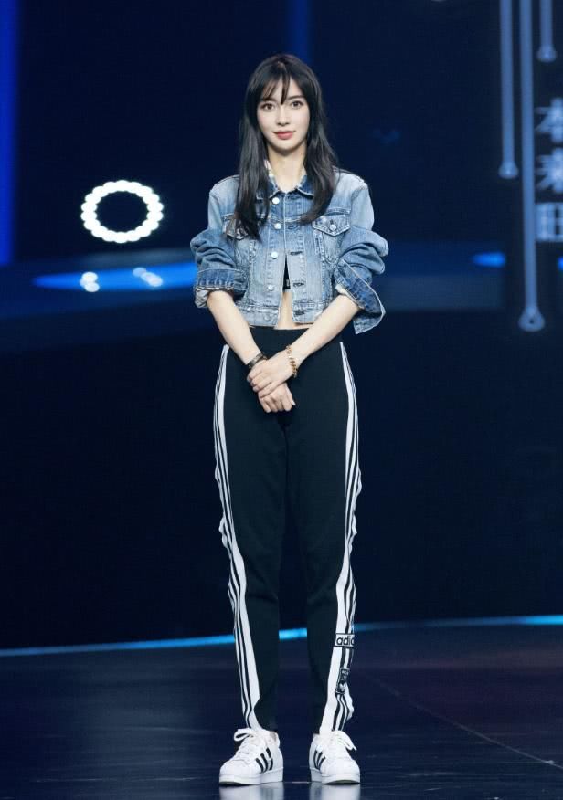 裙子都三七分了，但杨颖还是暴露了只有160的身高