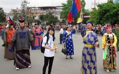 到越南旅游，遇到姑娘问你“要不要生菜”，可千万别再当冤大头了