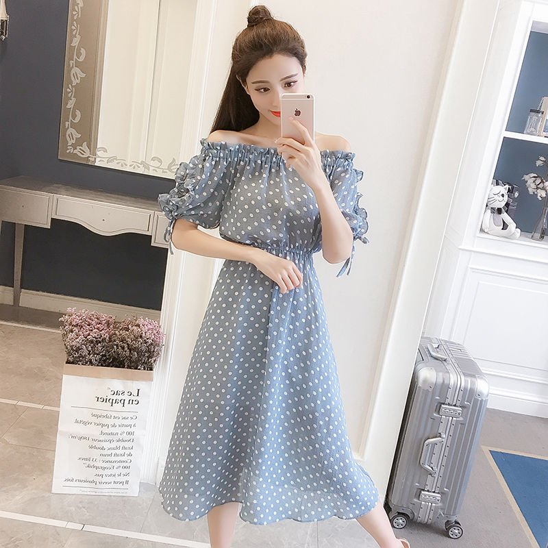 女人超短裤配T恤早OUT了，现最火“女神装”，薄而不透还凉爽