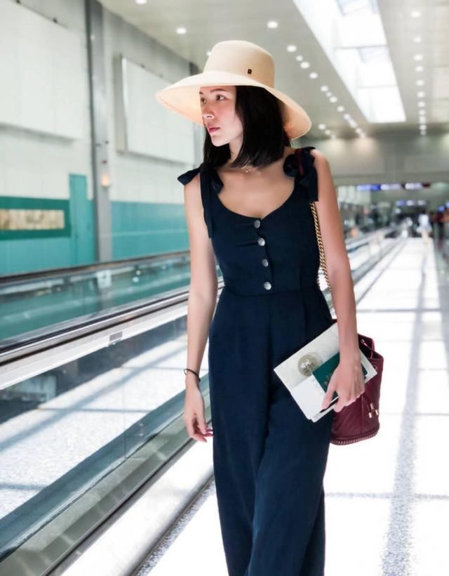 许玮甯这一身看起来还不错,赶明我也剁手一款!