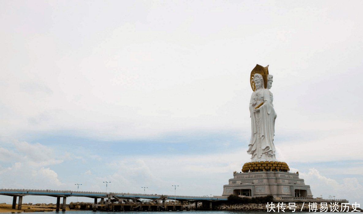 海上观音 投资8亿元打造, 排队半小时也要去摸摸佛脚