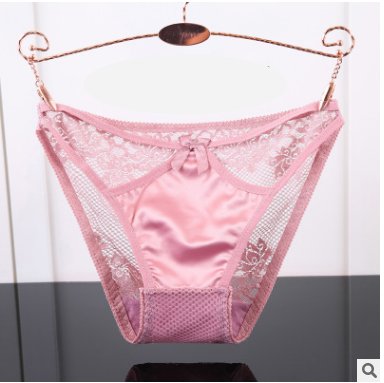 “性感神器”蕾丝丁字裤来了，女人穿着美若天仙