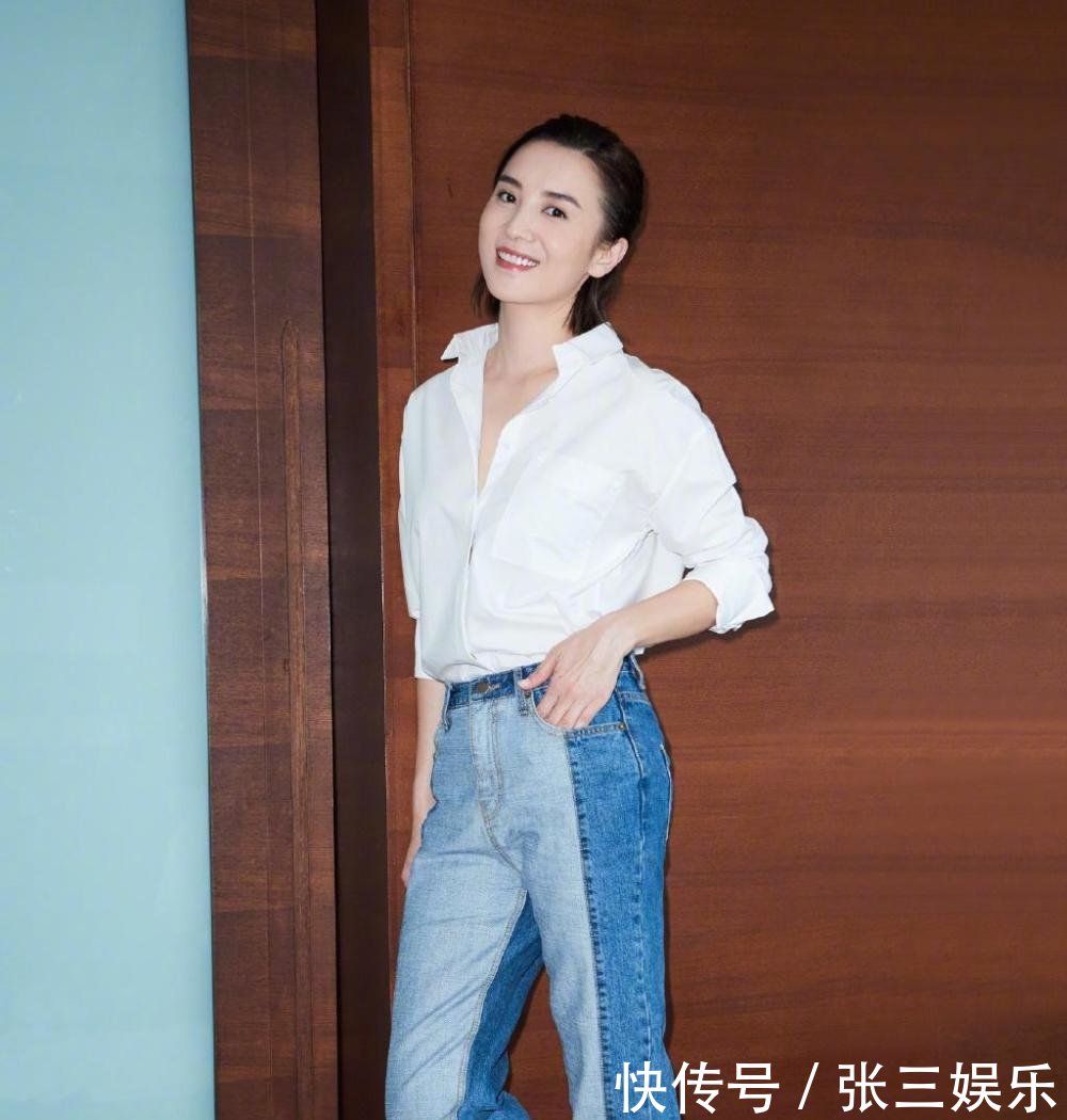 宋佳不过是穿了条运动裤, 就嫩了不止10岁, 网友: 太敢穿了吧?