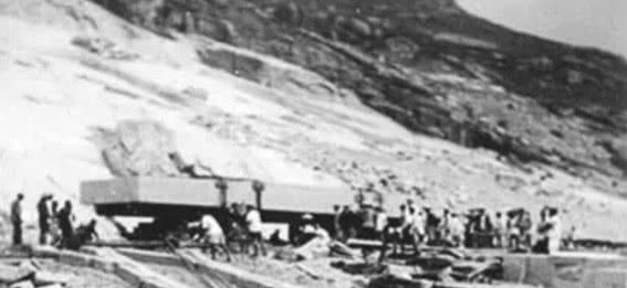 五十年代，重达三百吨的人民英雄纪念碑是如何千里运抵天安门的？