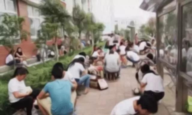 回家看到父母的视频