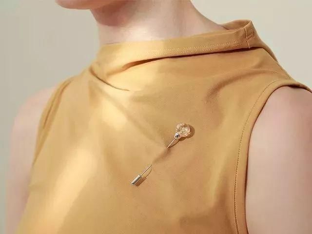 晶莹剔透的水晶球戴身上，真是又美又仙