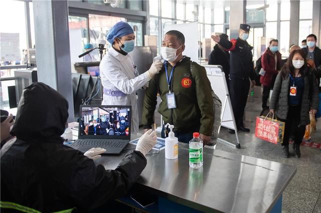  专列|“您复工，我服务！”——湖南首趟始发赴粤农民工专列返岗