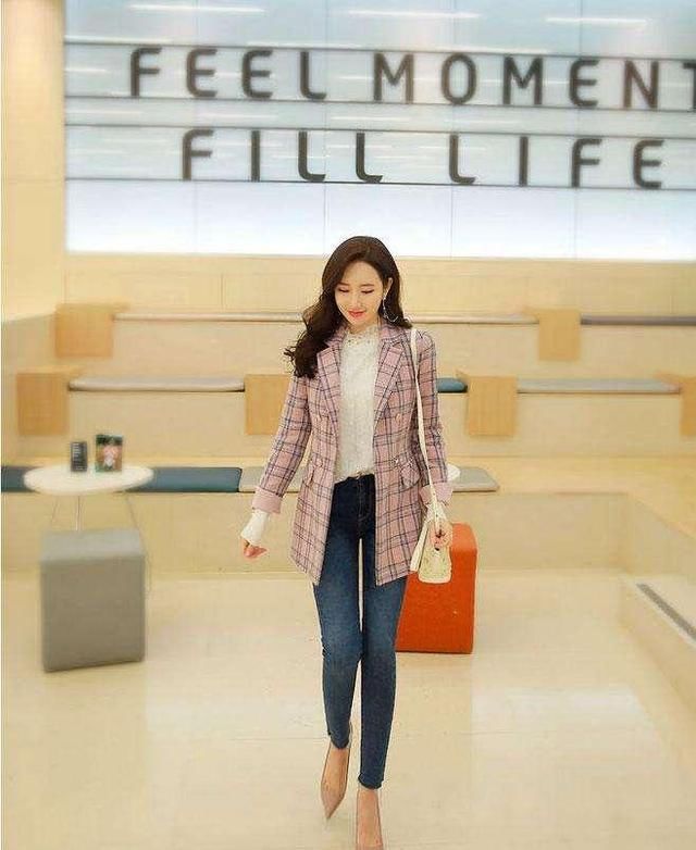 紧身裤让你变得修长又高挑，增加不少的立体感！