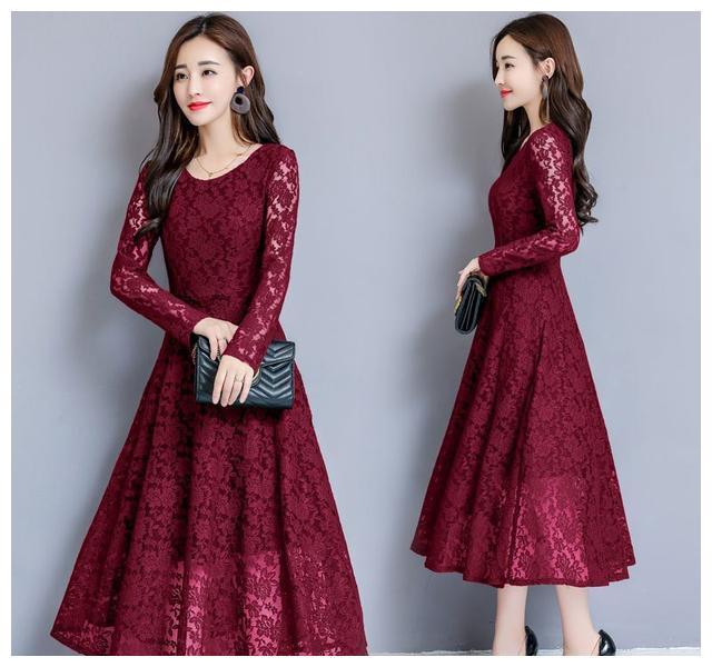 不要在衣服不见了的状况下游玩。这条裙子只要穿过膝盖时才美观。