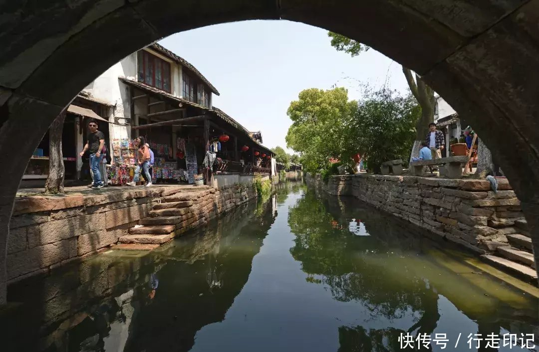 4000米高空跳伞是什么感觉?来甪直体验当“鸟人”的滋味