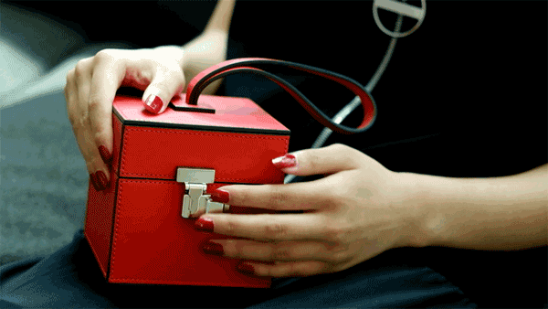 大牌们的七夕限定包包又来抢钱了!毫不违心的说颜值都超高,你的