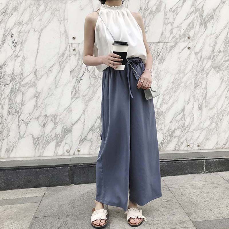 如今的阿姨超会穿，逛街穿飘鞋+阔腿裤，洋气时髦年轻十岁不止