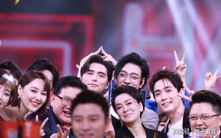 朱一龙阿云嘎同框