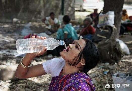 听说印度夏天高温有50多度，他们是怎么渡过“热死的”夏天的？