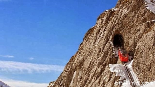 全球三大恐怖铁路:一半车身在悬崖外,常有被瀑布和海水淹没危险