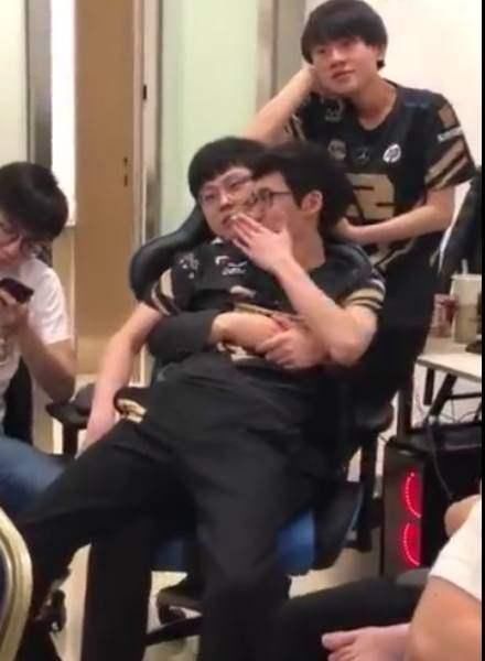 洲际赛期间带Karsa节奏的人被拔出，该人所在学校发声明会严查