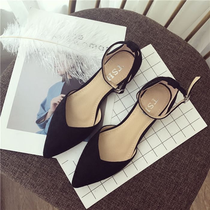 给姐姐买了一双这样的高跟鞋,整天喊着请我吃饭,我有点接受不了