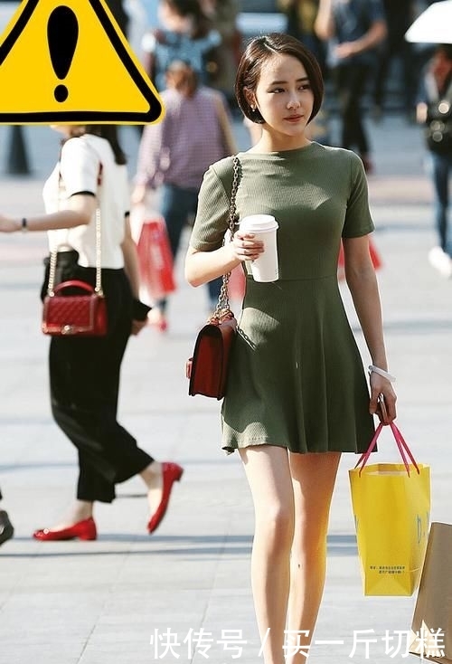【美女】短发针织连衣裙的美女,看起来温柔贤惠,美丽大方