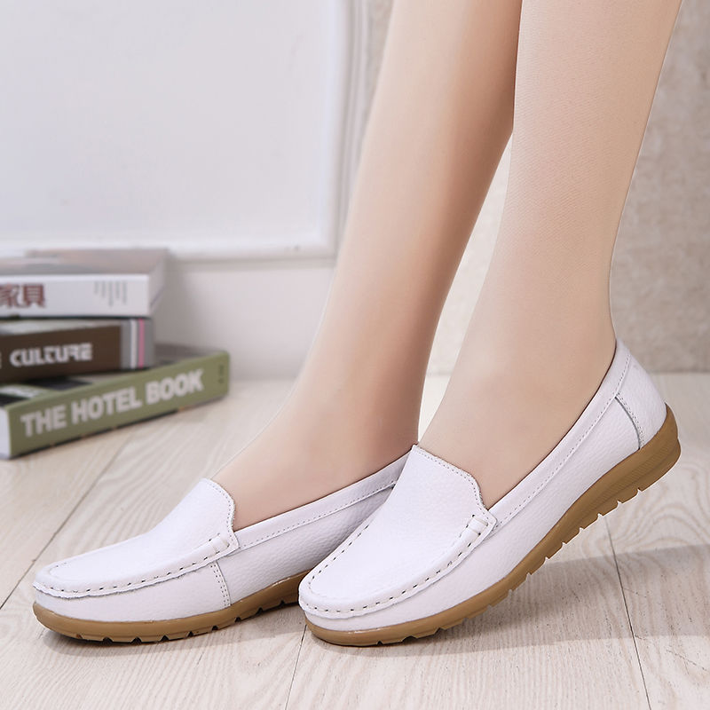 难怪60后女人都不买高跟鞋了，今夏流行这样穿，借钱也要买图6