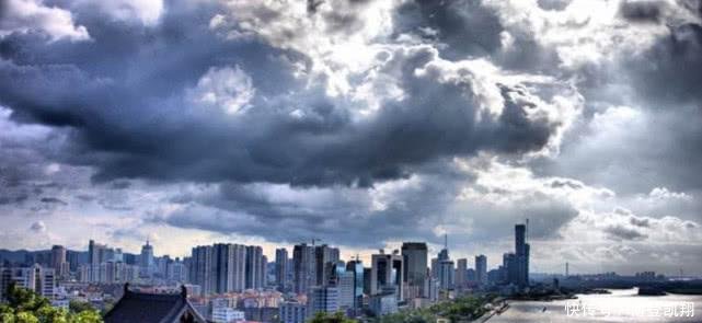 亿万城市人均GdP_万亿城市人均GDP比拼 深圳广州 退步 ,无锡南京赶超,江苏的 胜利(3)