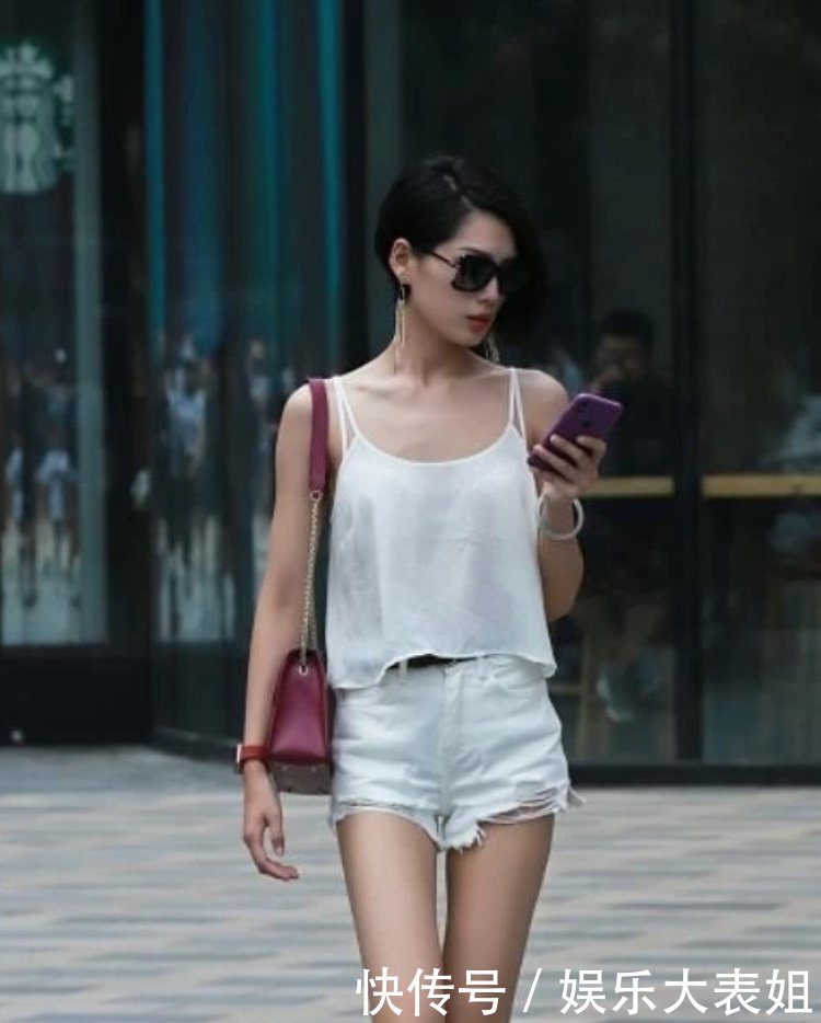 性感街拍丨所谓美女，长相、气质和身材得全部在线！