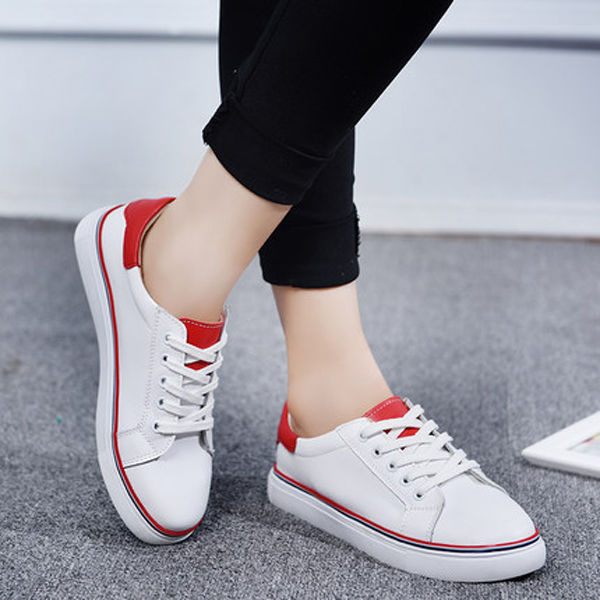 怪不得老婆不穿高跟鞋，刚上新的“小白鞋”，简约舒适忒洋气