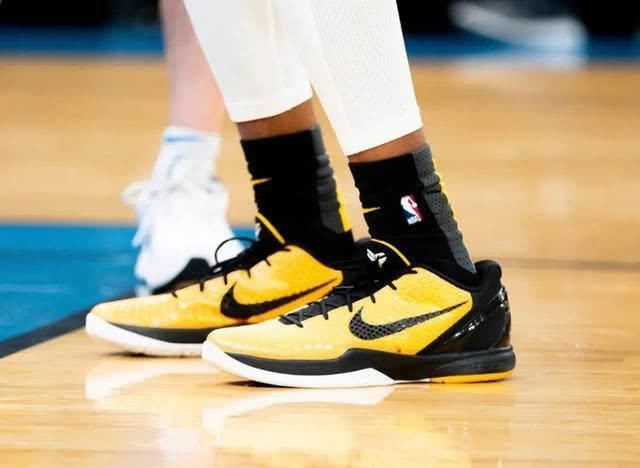  战靴@NBA球员上脚：亚历山大的球鞋，很多科比战靴和倒勾！