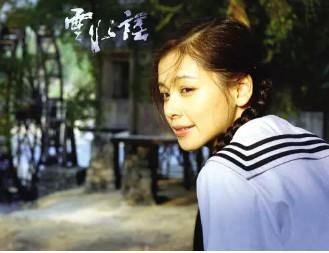 开学季！明星校服大作战，徐若瑄43岁冻龄惊艳，而她却成熟又老气