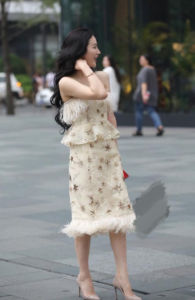 「套裙」蕾丝毛边套裙的窈窕妹子, 只能说美艳不可方物