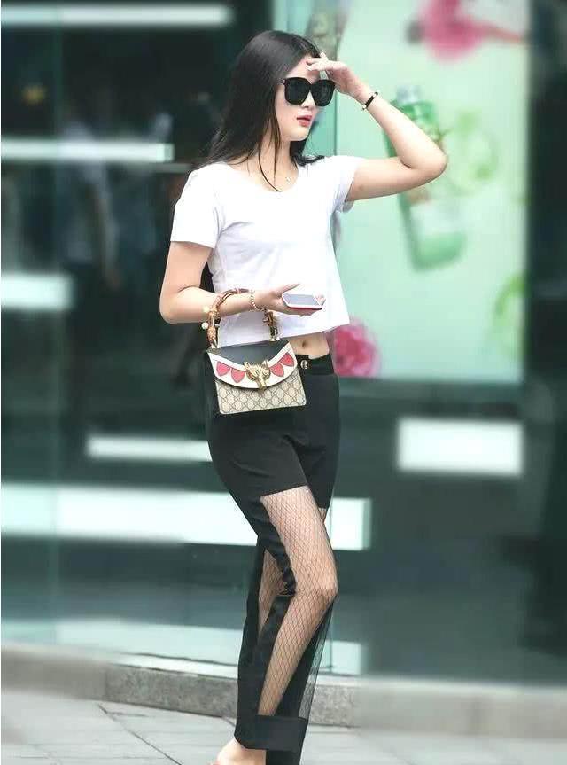 街拍：穿着时尚苗条显身材的小姐姐，美丽大方婀娜多姿1