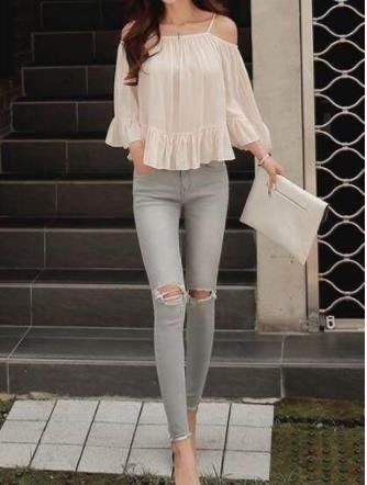 穿紧身牛仔裤的人多了，走路的时候到处都是牛仔裤美女