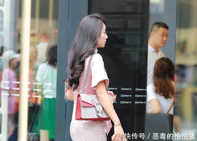  『位小姐姐』街头时尚小姐姐教你展现魅力