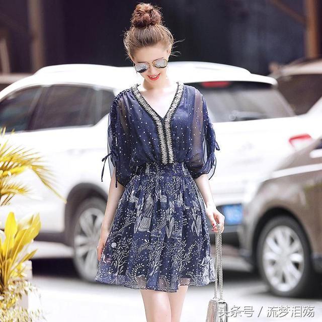 皮肤暗黄的女人，别乱穿！试试”温柔裙“，洋气减龄不美都难