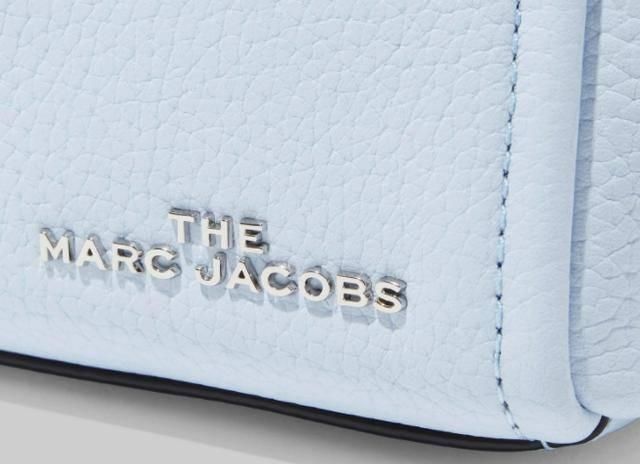  「蓝色」Marc Jacobs 2020年春夏款除开相机包，这种＂蓝＂用在包上也很漂亮