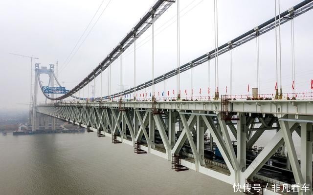  #打造#可绕地球4圈！1.73亿米钢丝横跨长江，打造又一“奇迹”