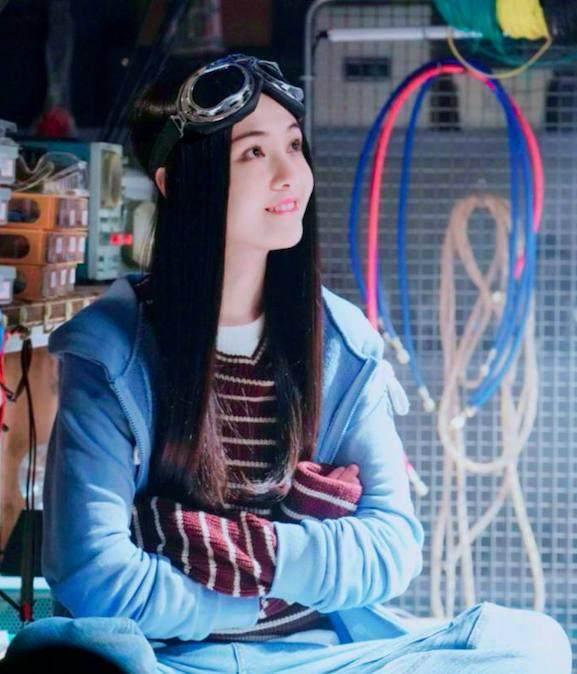 剪过短发的女星，刘亦菲气质全无，baby毁形象，她却让人看呆