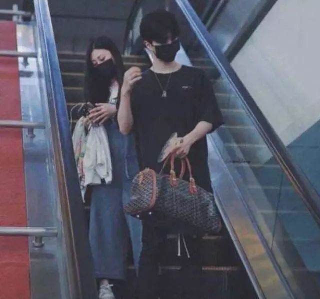 范丞丞被疑耍大牌，助理被辞退，粉丝列出罪状，要求维权!