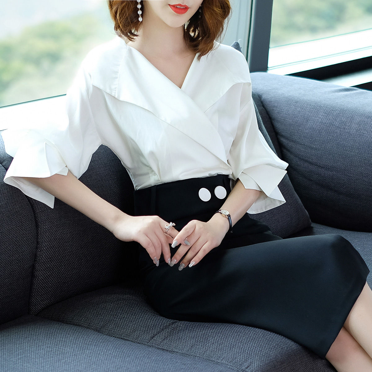 现在的女人真敢穿，“包臀裙”展现凹凸身材，性感得让人挪不开眼