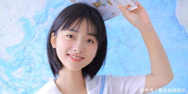 女生怎样才会给人一种清纯感？清爽干净才是男生最喜欢的类型！