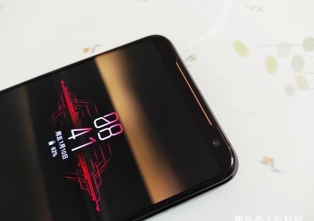 华硕:噱头还是真强华硕ROG游戏手机2体验用久了回不去了