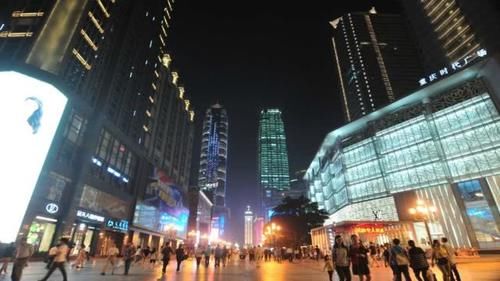  GDP@2019年GDP高达2.35万亿，这座国内人口最多的城市，比省都富