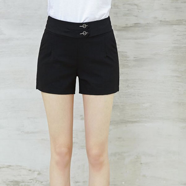 穿腻了裙子,就换条短裤穿吧,给你不一样的性感