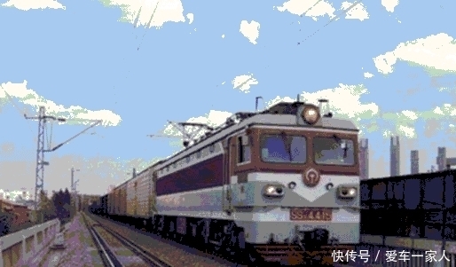 女子买两张火车票,一个自己坐一个放行李,铁路部门已答复！