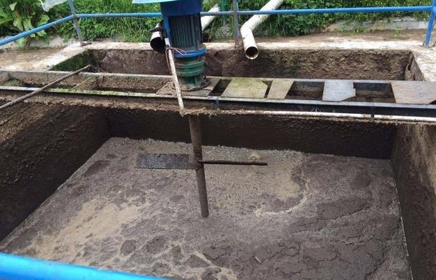  [设备]农村养猪几百头，粪便不会处理惹人愁，这种设备处理或可