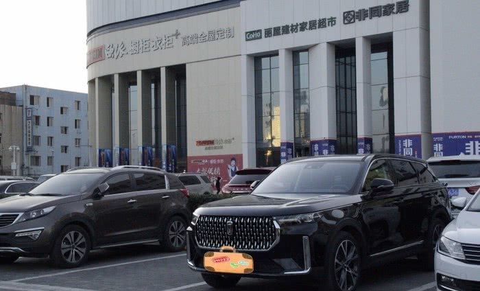  『随时』陪老婆逛街是我义不容辞的责任，和奔腾T99随时待命中