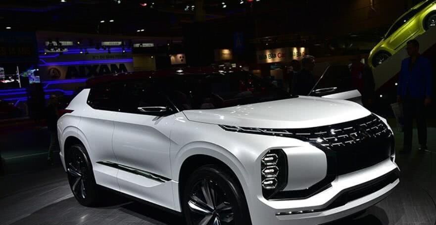  【进口】三菱再添一员“猛将”！配顶尖四驱油耗1.6L，纯进口比路虎帅10倍