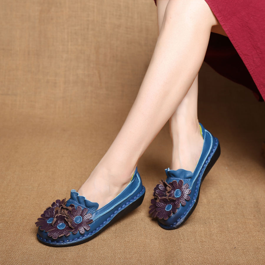 小个子女人，出门别总穿高跟鞋!如今流行这样的软软鞋，优雅舒适