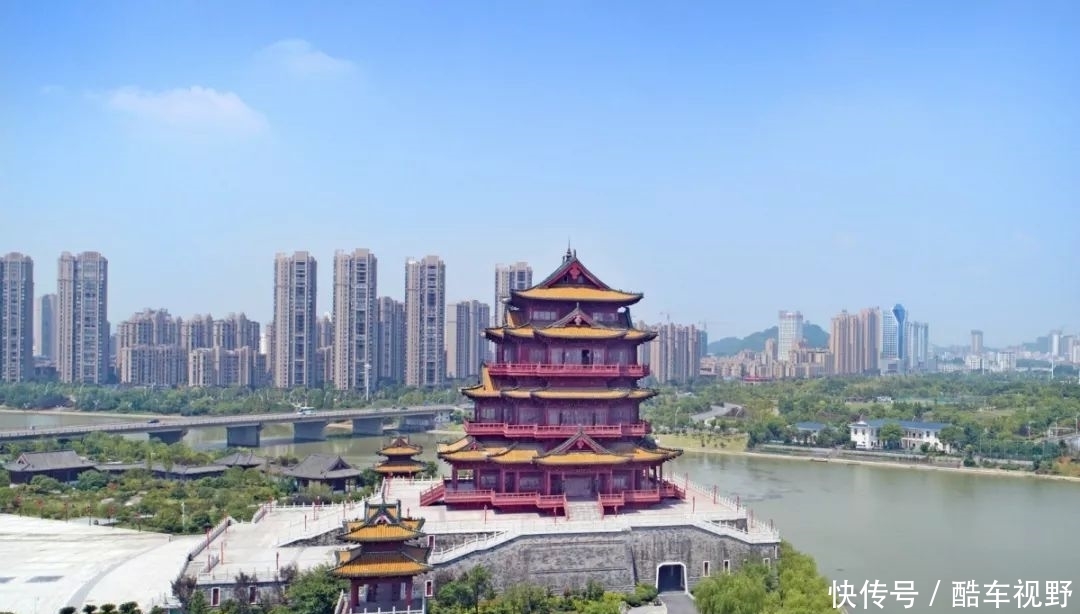 江西最“巨无霸”的城市，背靠南昌，对接九江，却还是三线城市