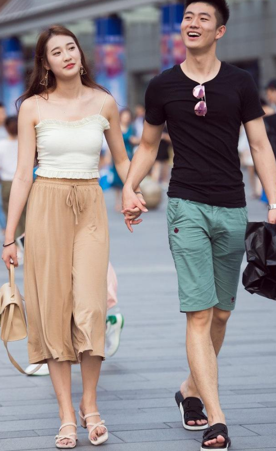 街拍:图1优雅,图2时尚,图5小情侣是街头不容错过的美景!